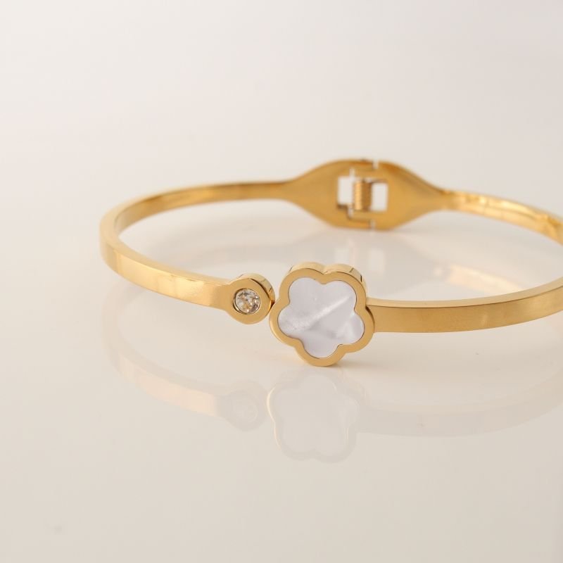 Bracelete Inspiração Van Cleef Minimalista Trevo Branco em Aço Inox (Linha Premium)