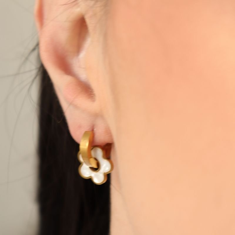 Brinco Argola Flor Moderna em Aço Inox