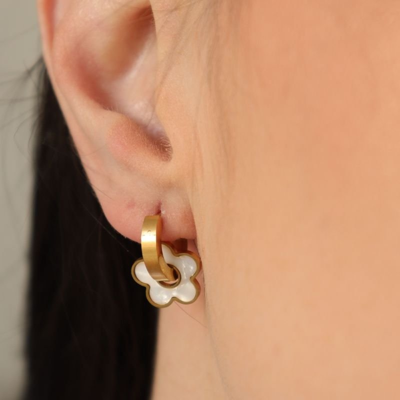 Brinco Argola Flor Moderna em Aço Inox