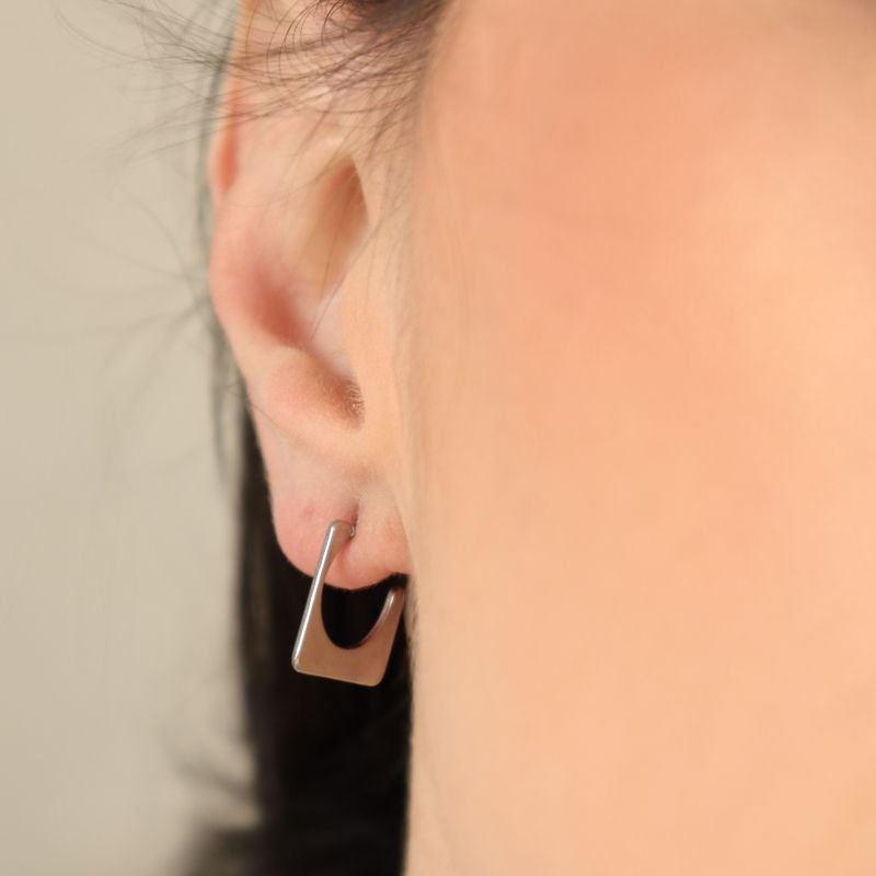 Brinco Argolinha Minimalista em Aço Inox