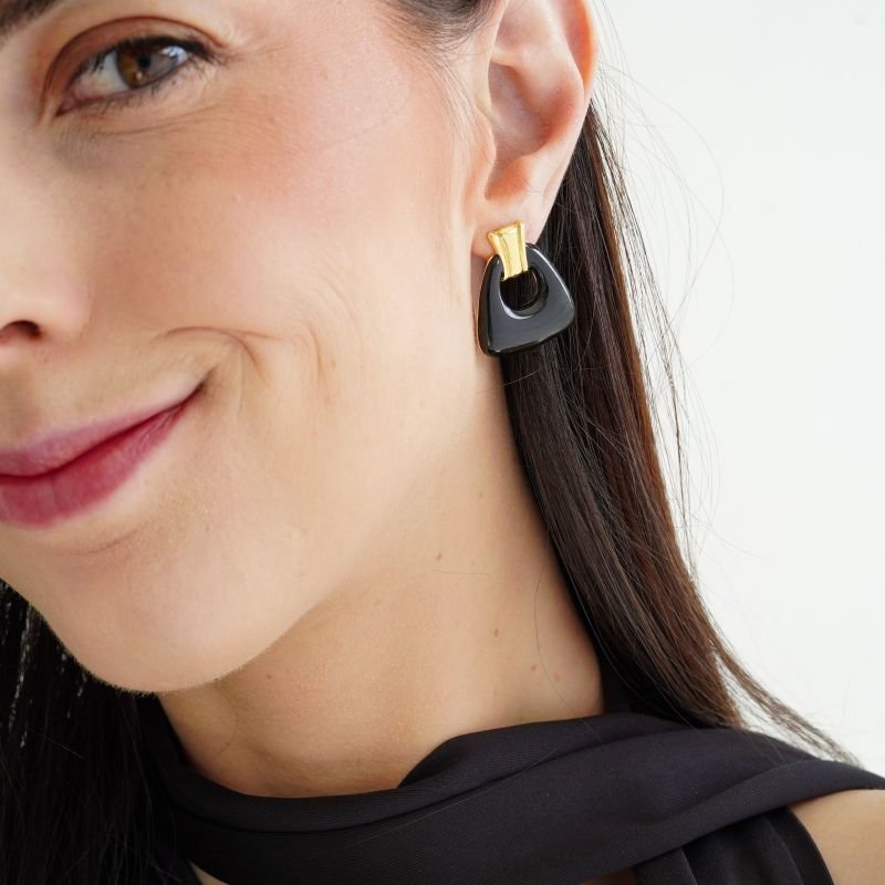 Brinco Black Resin em Aço Inox (Linha Premium)