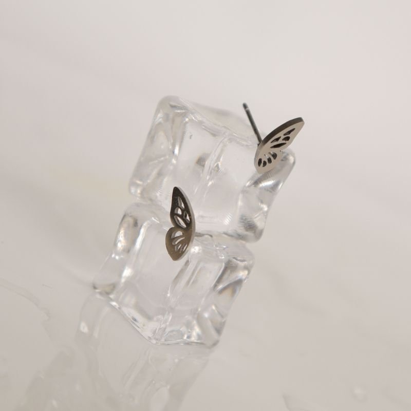 Brinco Borboleta Delicado em Aço Inox