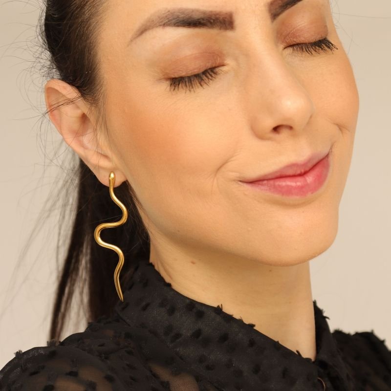 Brinco Cobra Minimalista em Aço Inox (Linha Premium)