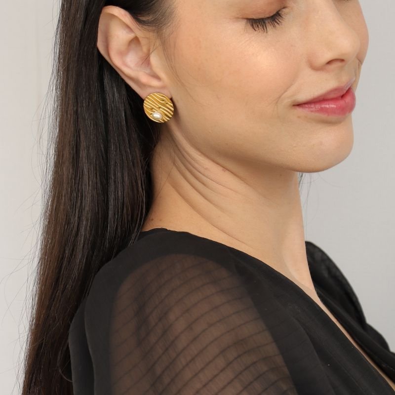 Brinco com Detalhe Pérola em Aço Inox (Linha Premium)