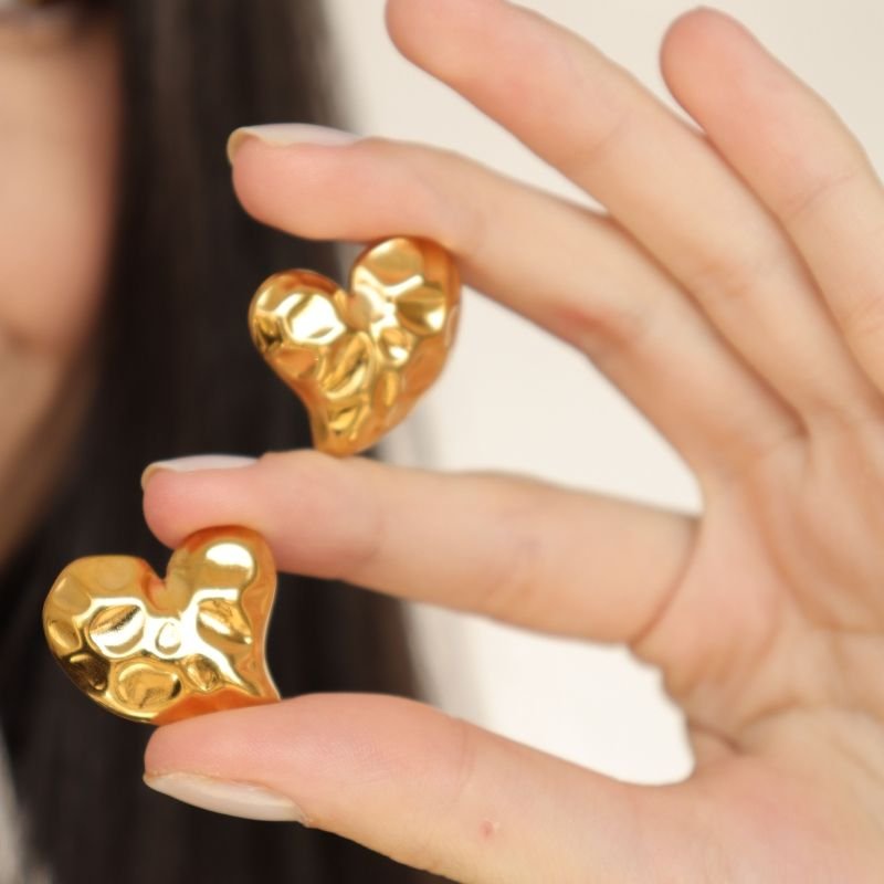 Brinco Coração Amassado em Aço Inox (Linha Premium)