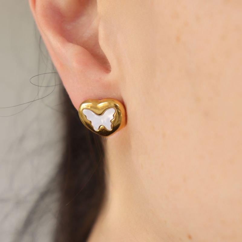 Brinco Coração com Borboleta em Aço Inox