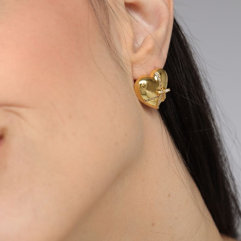 Brinco Coração com Laço Cravejado em Aço Inox