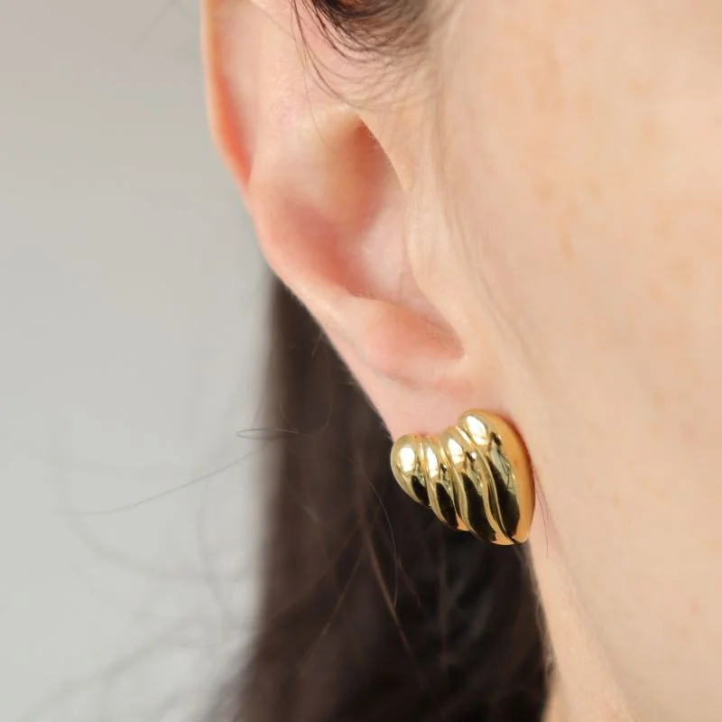 Brinco Coração Moderno com Texturas em Aço Inox