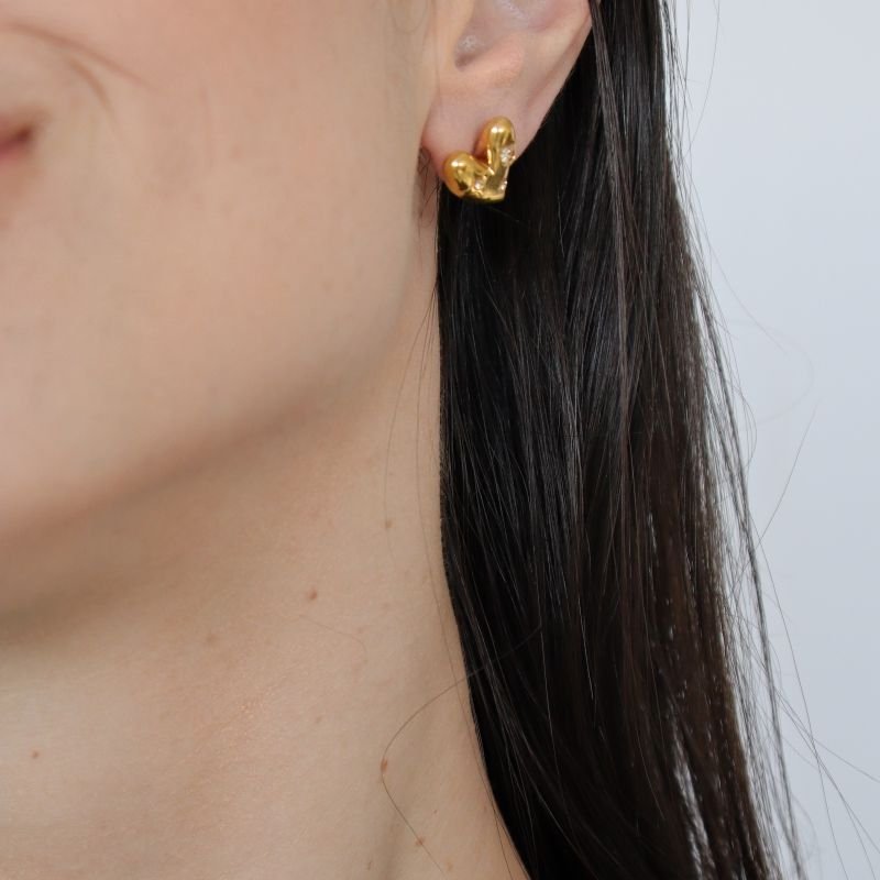 Brinco Coração Pequeno com Pedrinhas em Aço Inox (Linha Premium)