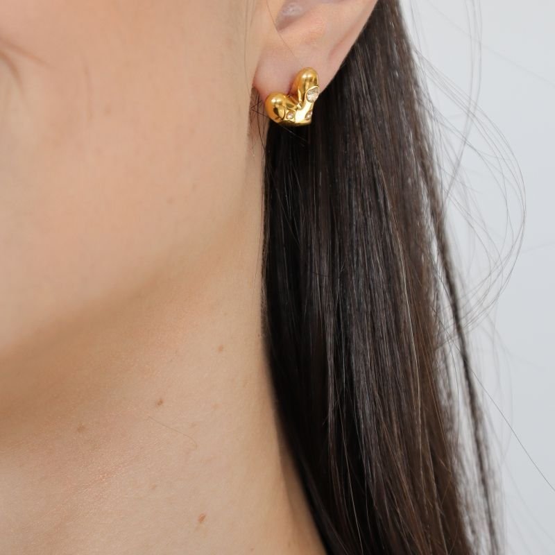 Brinco Coração Pequeno com Pedrinhas em Aço Inox (Linha Premium)