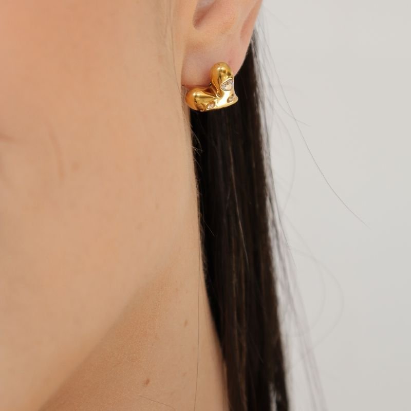 Brinco Coração Pequeno com Pedrinhas em Aço Inox (Linha Premium)