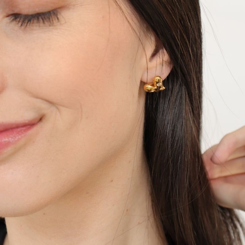 Brinco Coração Pequeno com Pedrinhas em Aço Inox (Linha Premium)