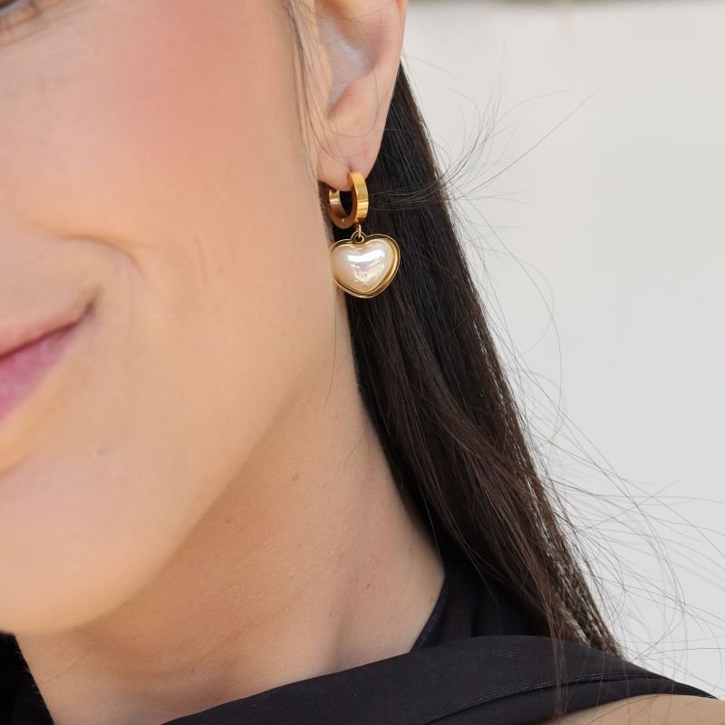 Brinco Coração Pérola Argola em Aço Inox