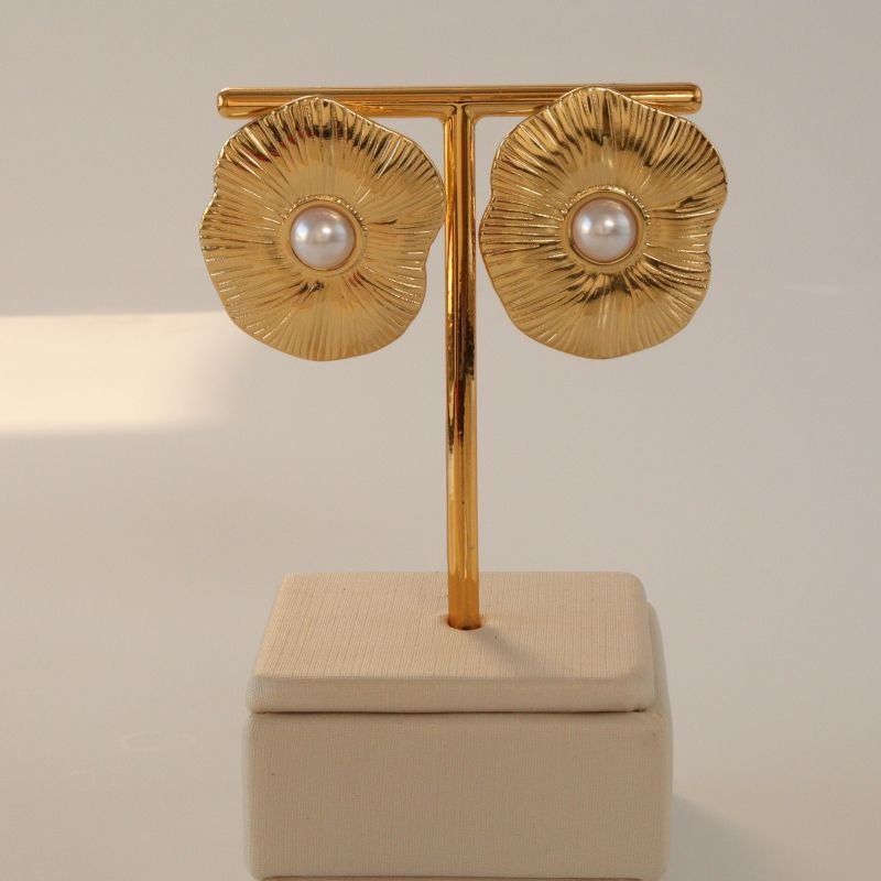 Brinco Flor com Pérola em Aço Inox (Linha Premium)