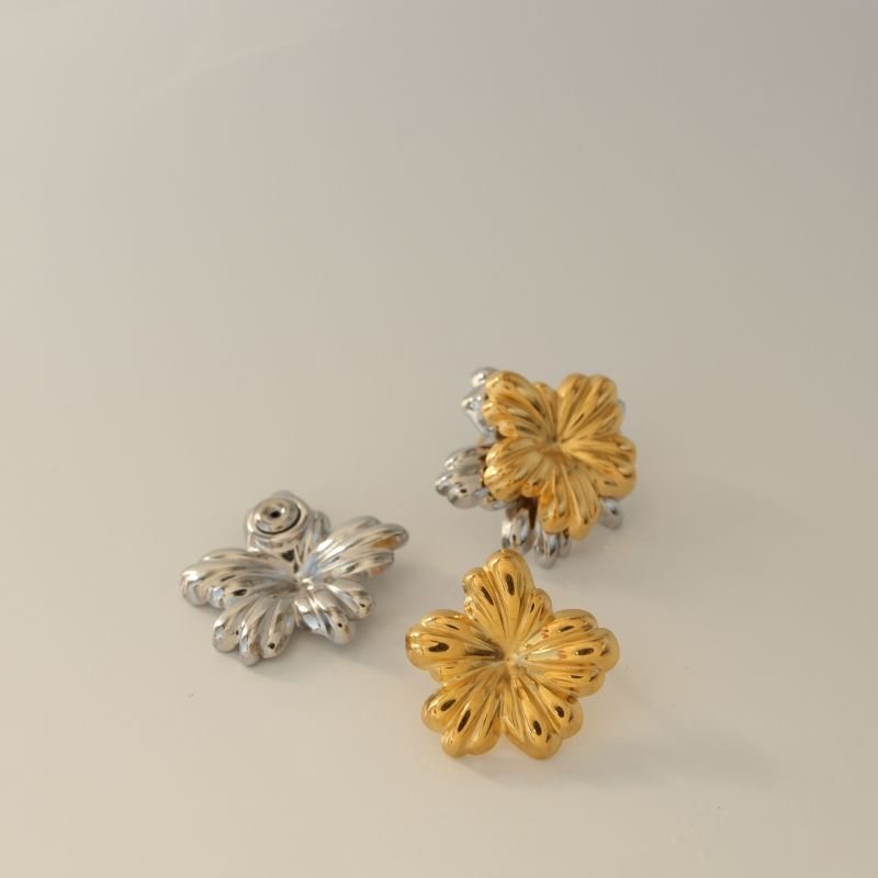 Brinco Flor em Aço Inox (Linha Premium) Usado de duas Maneiras Diferentes