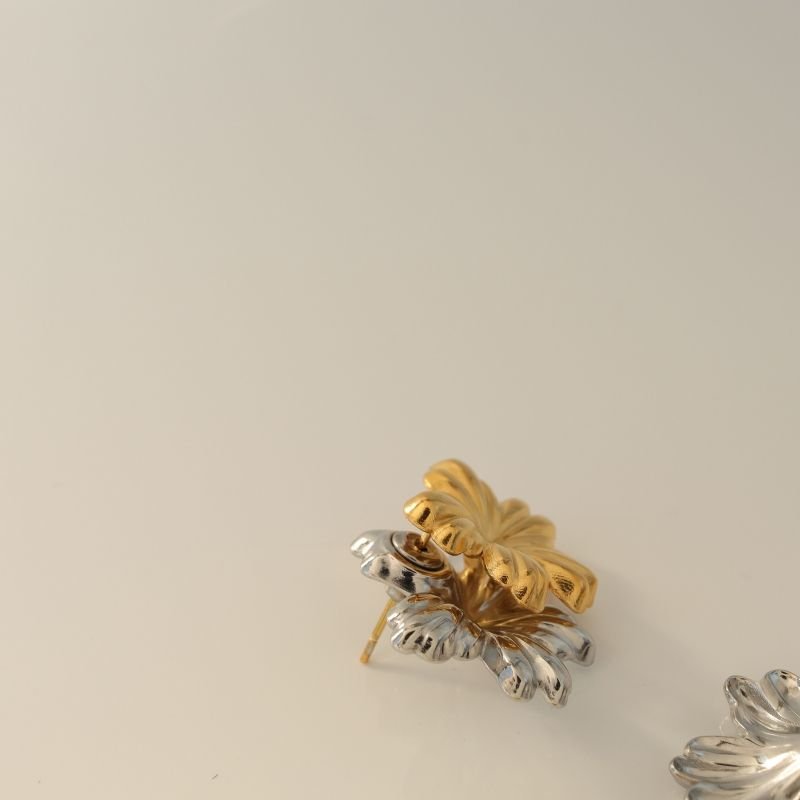 Brinco Flor em Aço Inox (Linha Premium) Usado de duas Maneiras Diferentes