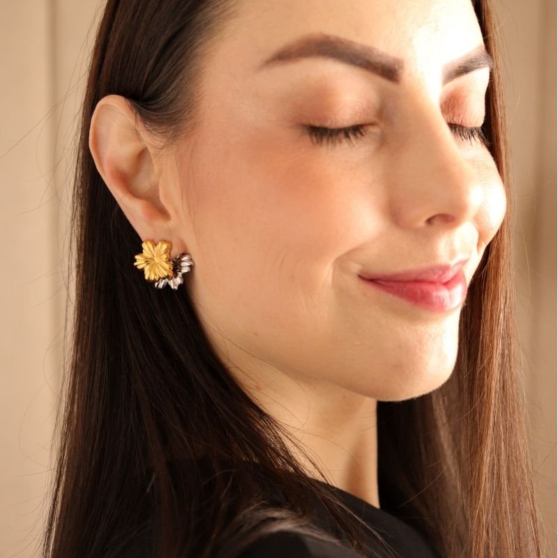 Brinco Flor em Aço Inox (Linha Premium) Usado de duas Maneiras Diferentes