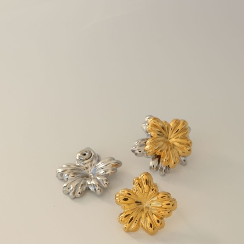 Brinco Flor em Aço Inox (Linha Premium) Usado de duas Maneiras Diferentes