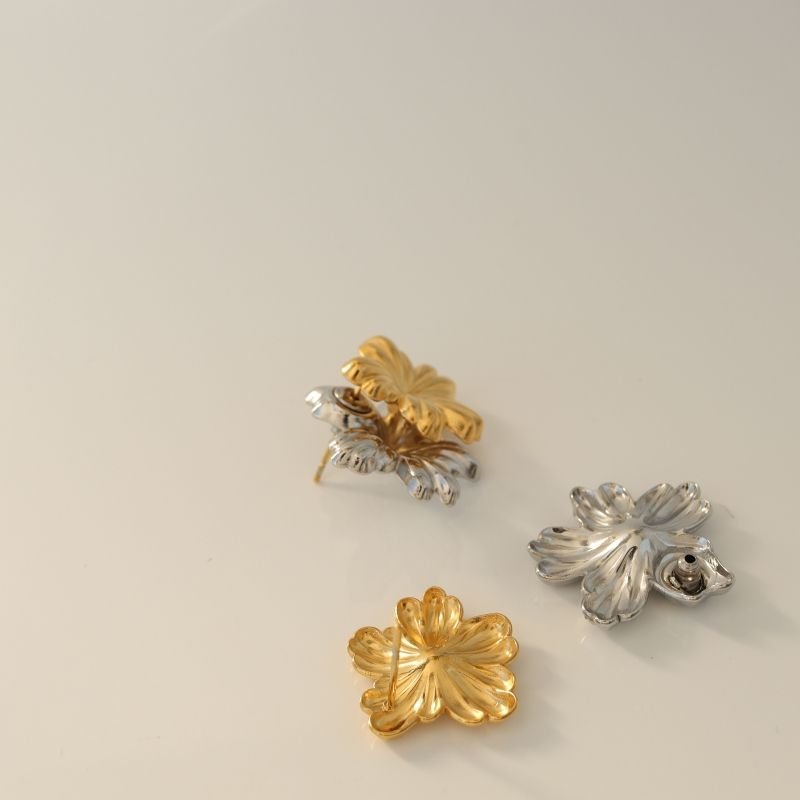 Brinco Flor em Aço Inox (Linha Premium) Usado de duas Maneiras Diferentes