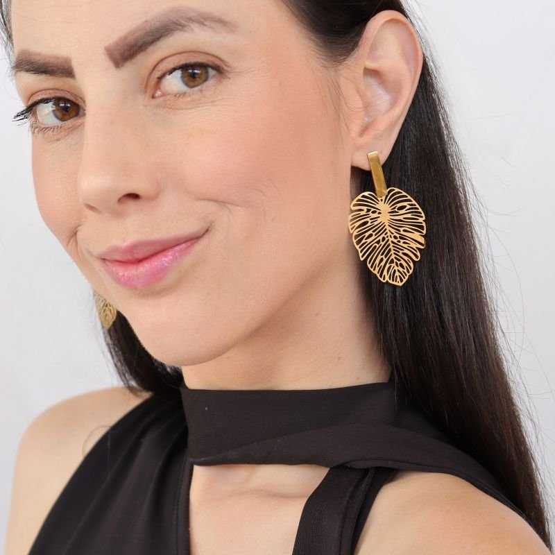 Brinco Folha Moderno em Aço Inox