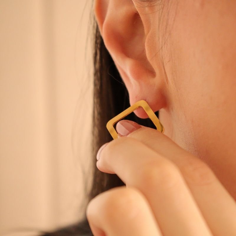 Brinco Geométrico Duas Formas de Uso em Aço Inox