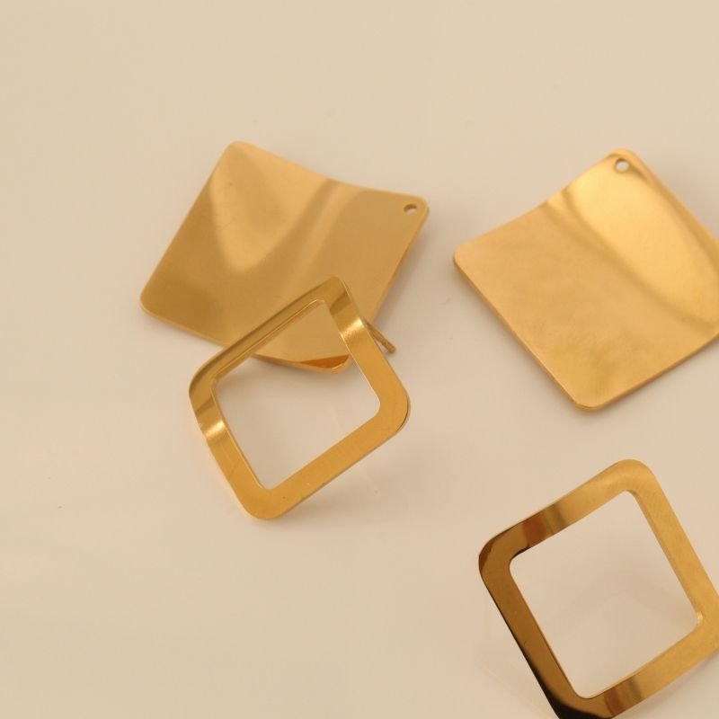 Brinco Geométrico Duas Formas de Uso em Aço Inox