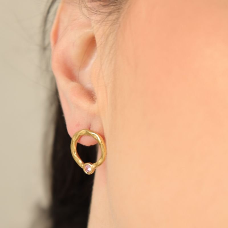 Brinco Minimalista com Pedrinha em Aço Inox