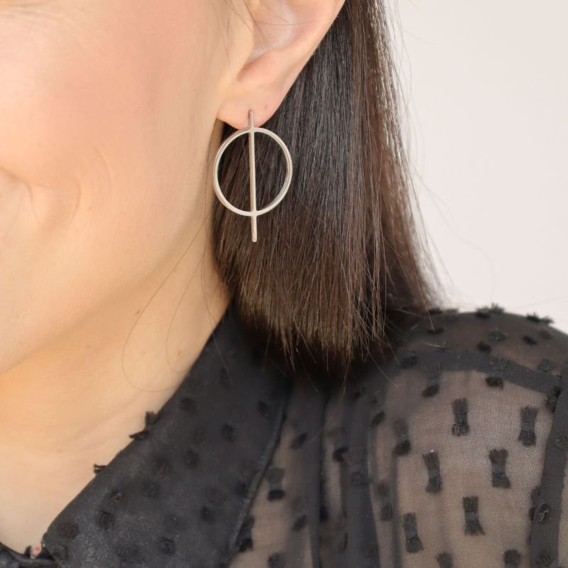 Brinco Minimalista Moderno em Aço Inox