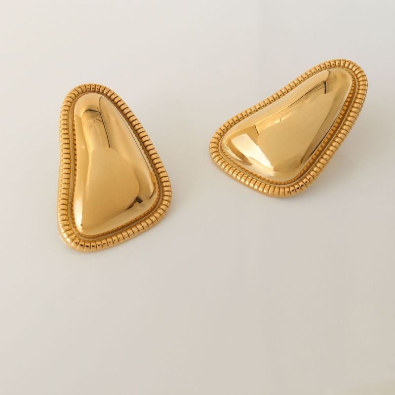 Brinco Moderno com Detalhe em Aço Inox (Linha Premium)