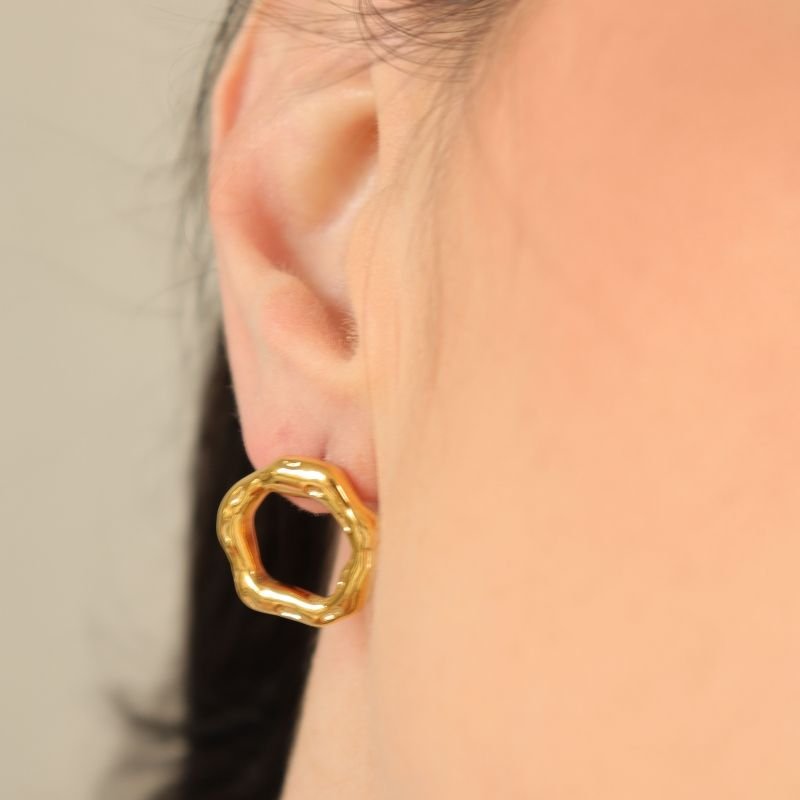 Brinco Moderno Minimalista em Aço Inox