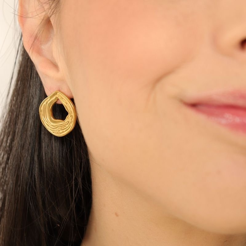 Brinco Moderno Orgânico em Aço Inox