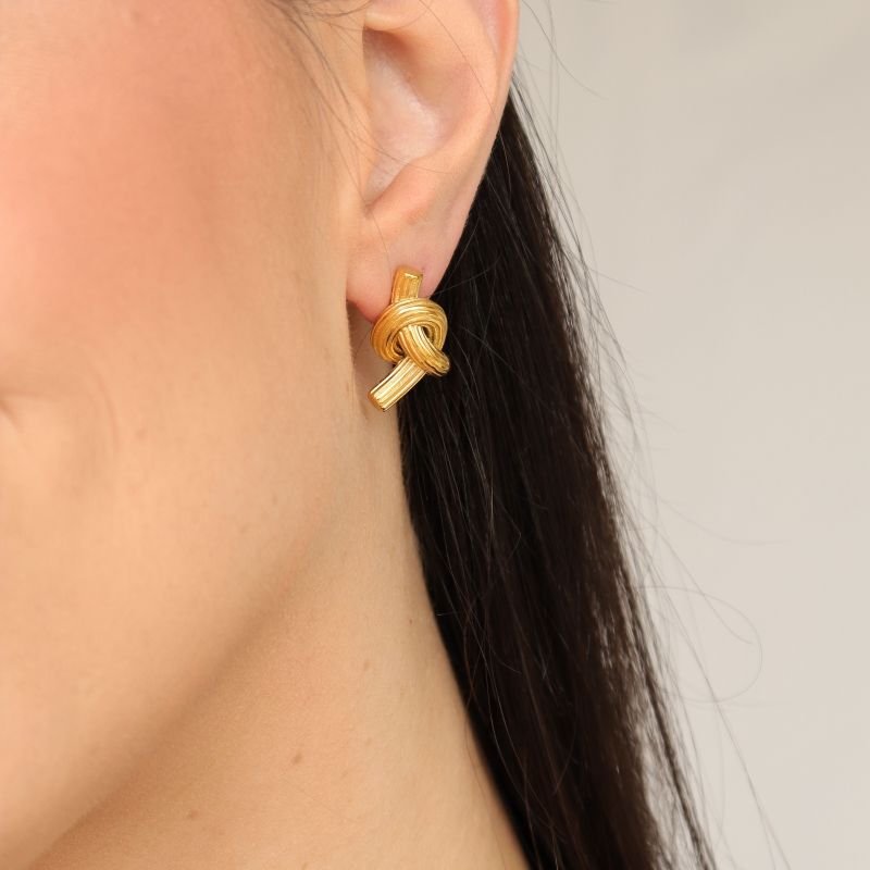 Brinco Nó Moderno em Aço Inox (Linha Premium)