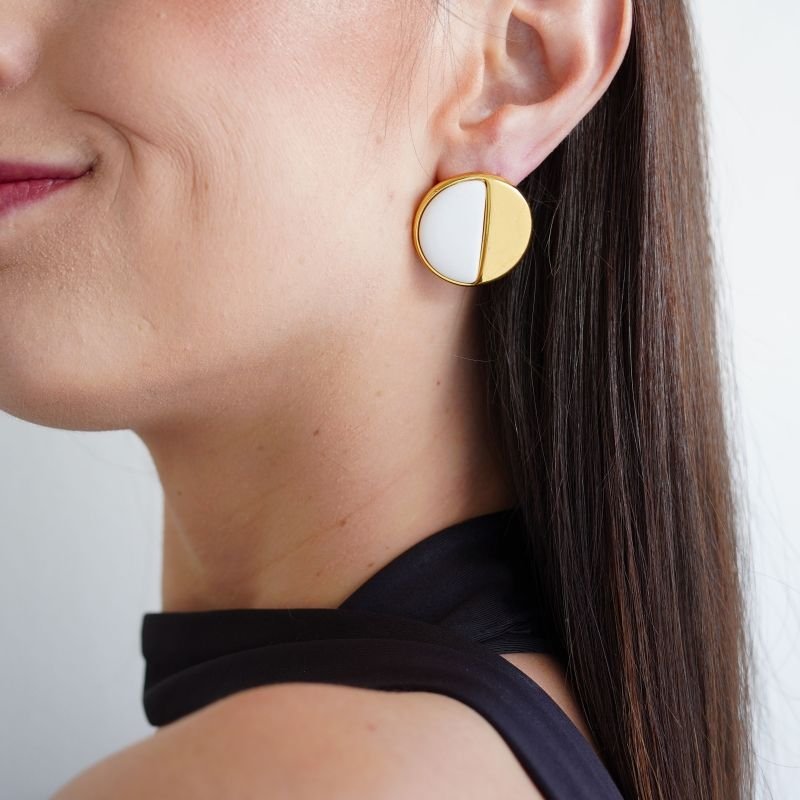 Brinco Oval Modern White em Aço Inox (Linha Premium) (Peso: 8g cada)