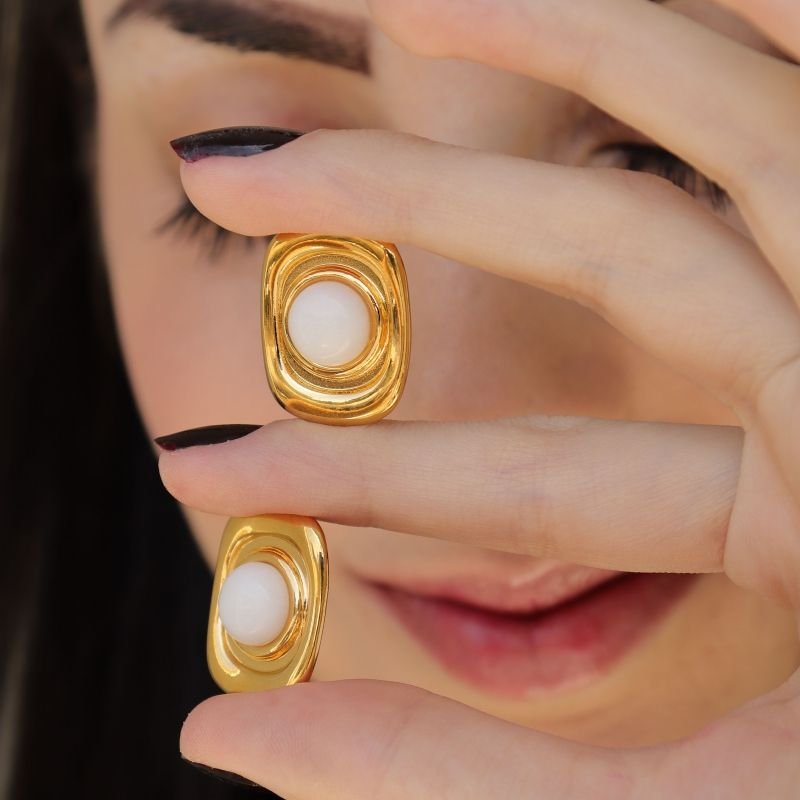 Brinco Pedra Branca em Aço Inox (Linha Premium)