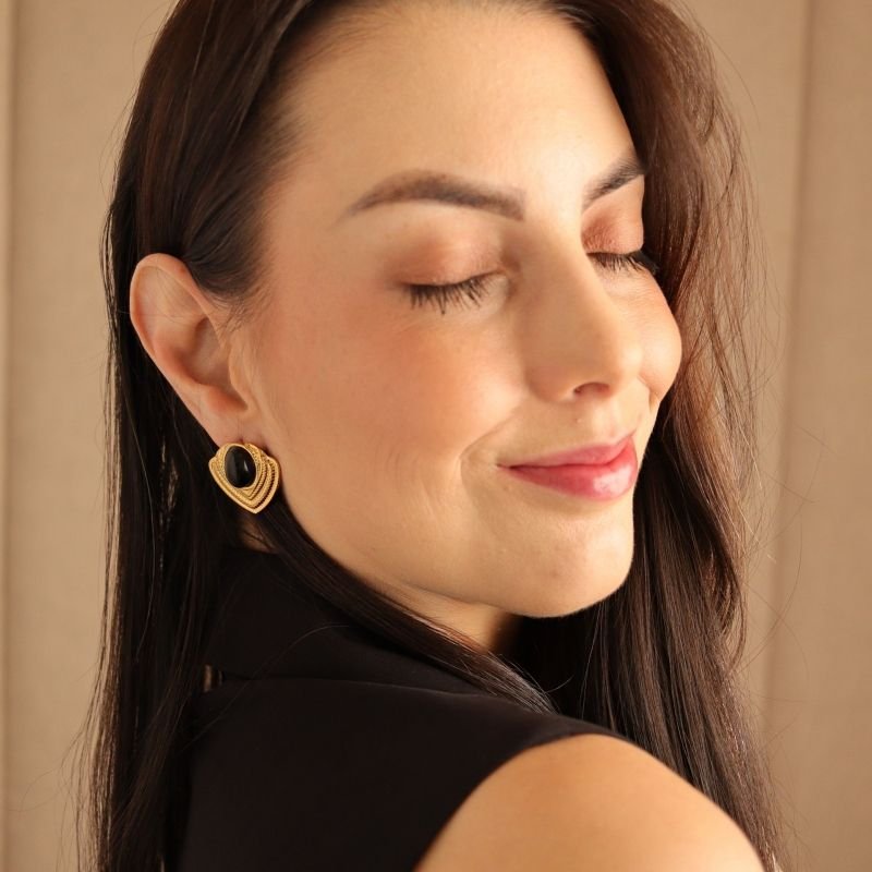 Brinco Pedra com Detalhes em Aço Inox (Linha Premium)