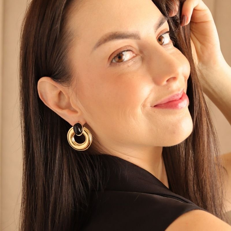 Brinco Pedra com Detalhes em Aço Inox (Linha Premium)