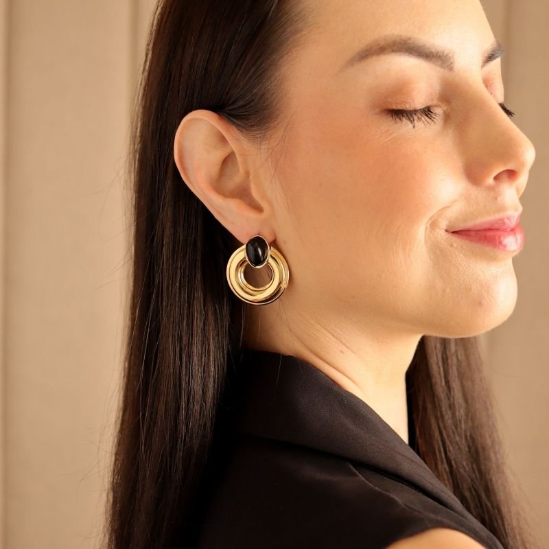 Brinco Pedra com Detalhes em Aço Inox (Linha Premium)