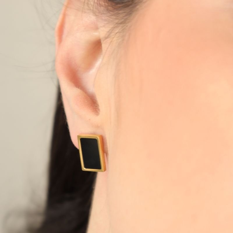 Brinco Pedra Preta em Aço Inox