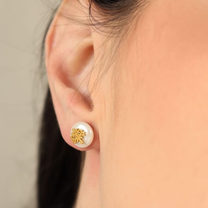 Brinco Pequeno Pérola e Arvore da vida em Aço Inox