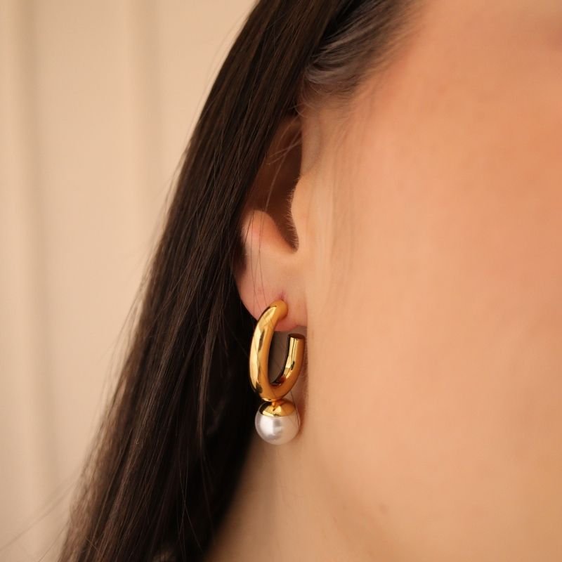 Brinco Pérola Delicado em Aço Inox