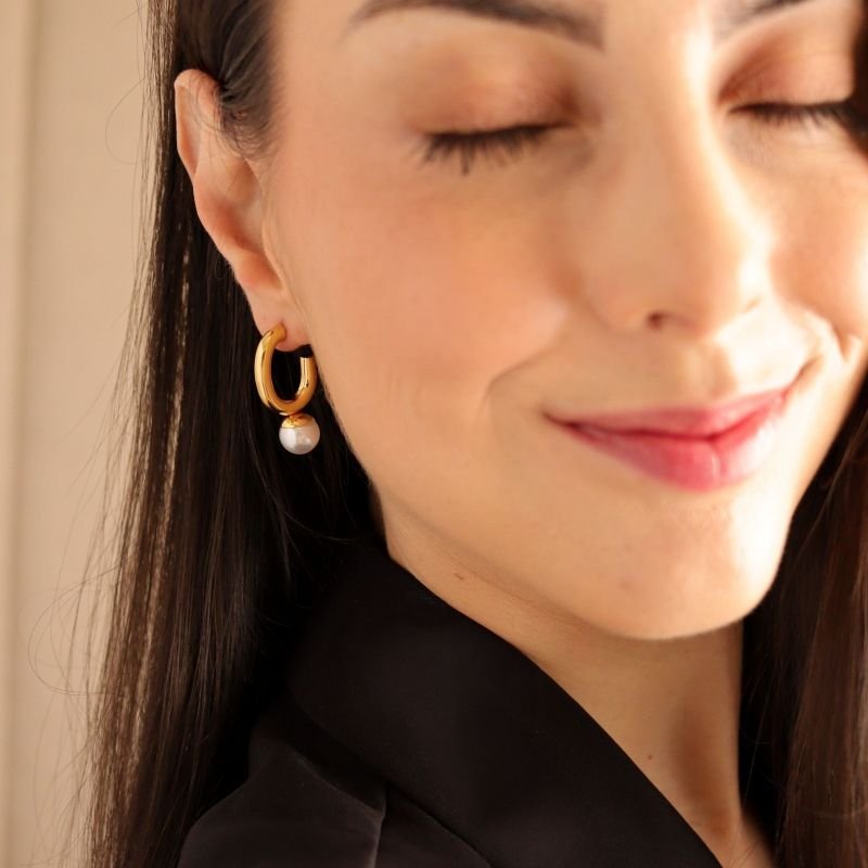 Brinco Pérola Delicado em Aço Inox