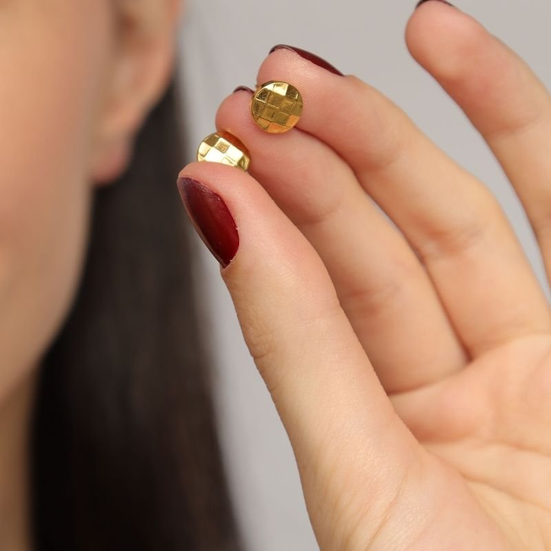 Brinco Redondo Pequeno em Aço Inox