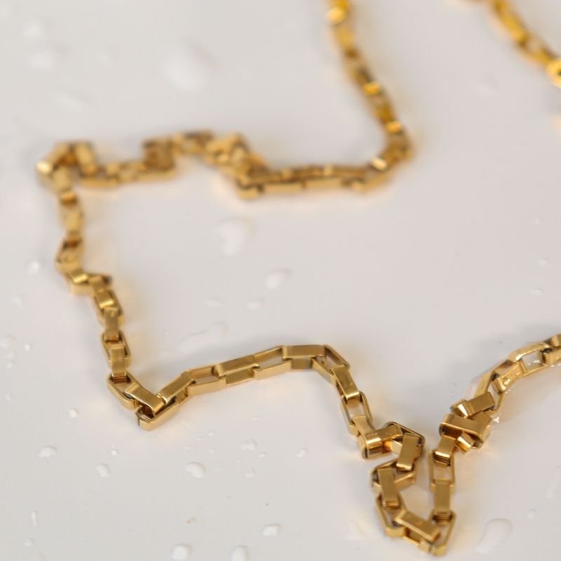 Choker Moderna em Aço Inox