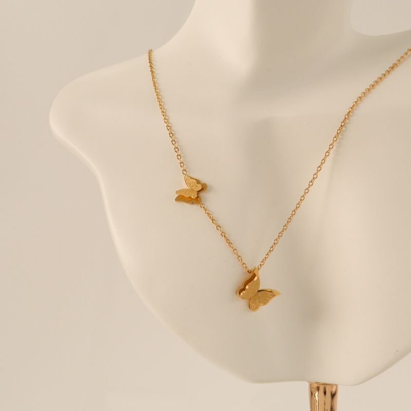 Colar Borboleta Delicado em Aço Inox