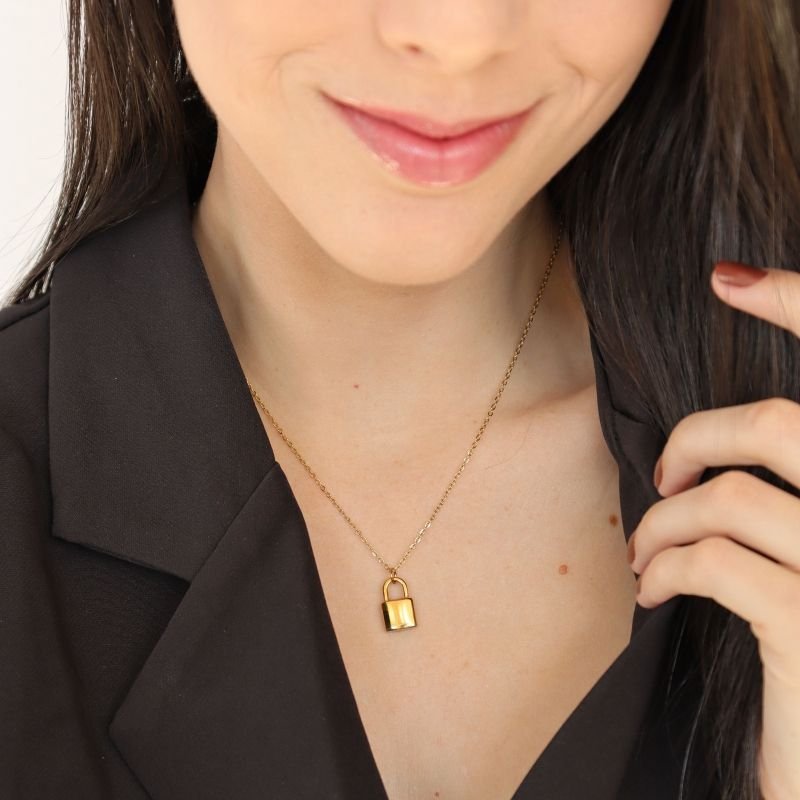 Colar Cadeado Delicado em Aço Inox