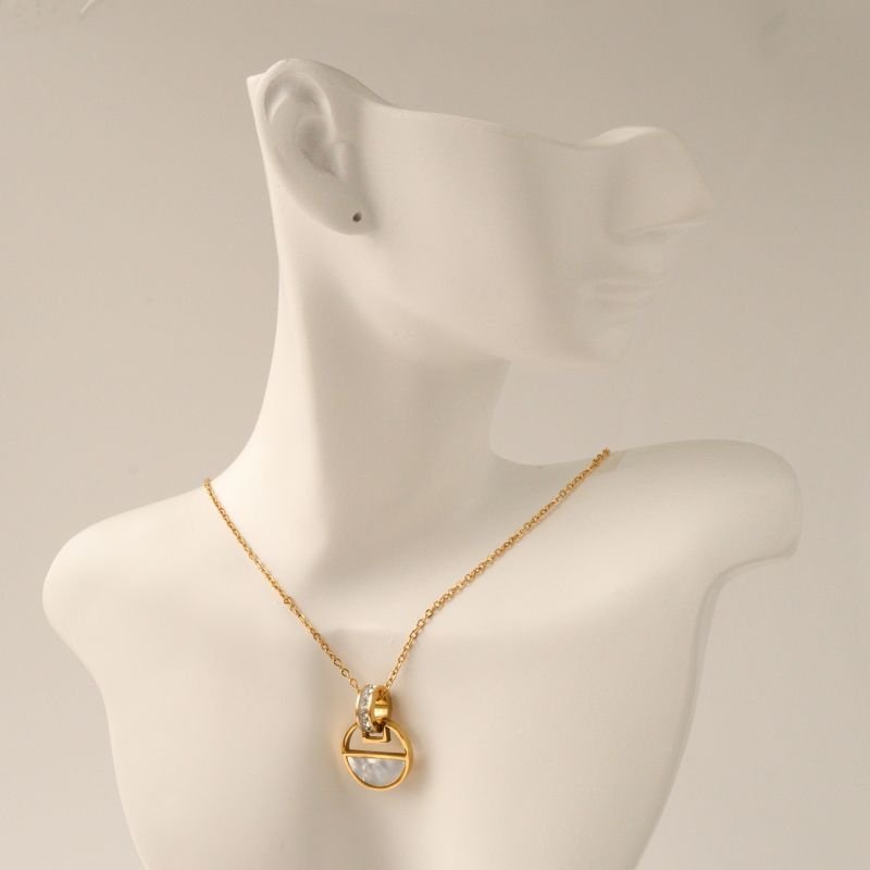 Colar Elegance com Detalhe Cravejado em Aço Inox