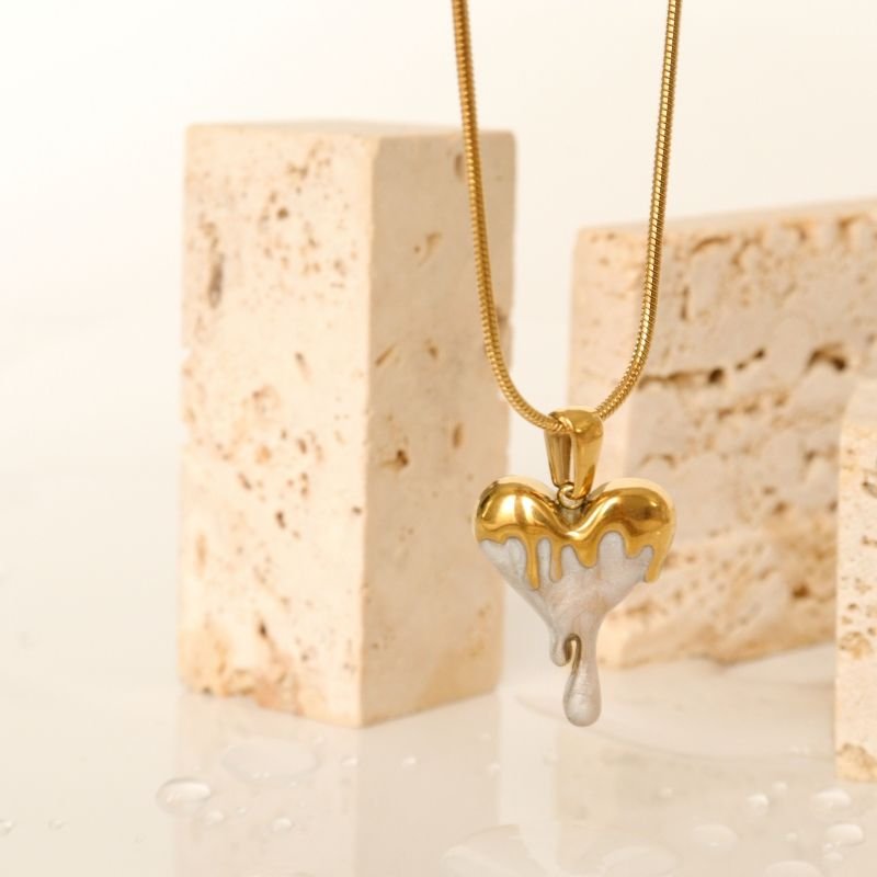 Colar Coração Branco Minimalista em Aço Inox (Linha Premium)