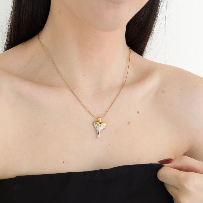 Colar Coração Branco Minimalista em Aço Inox (Linha Premium)