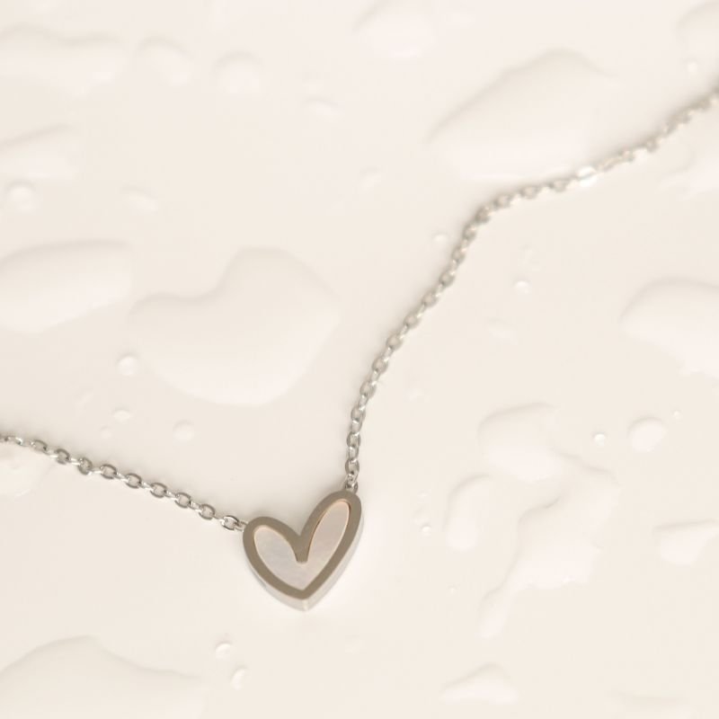 Colar Coração Delicado em Aço inox