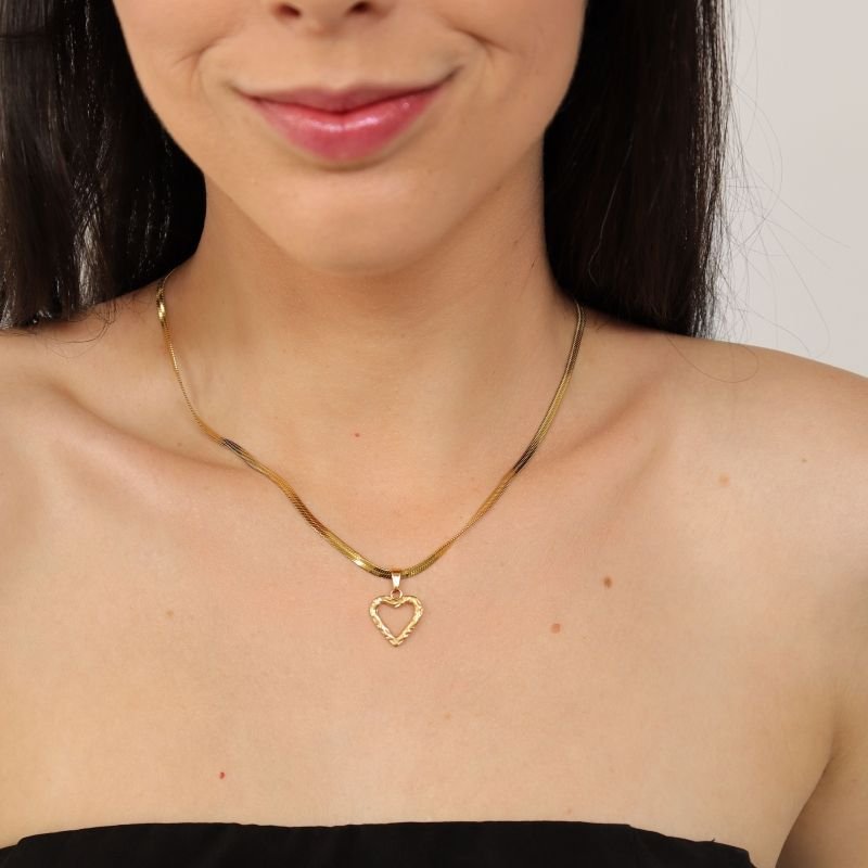Colar Coração Laminado em Aço Inox